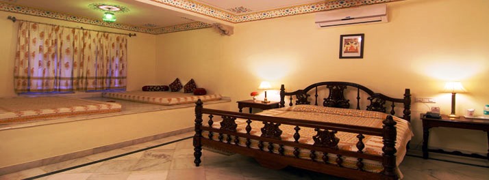 1394/Amar Mahal - Orchha 05.jpg